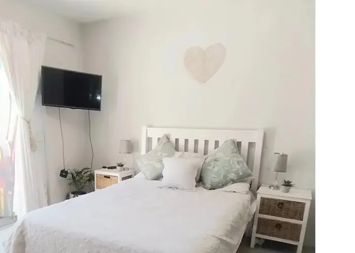 Lakeside Guest House